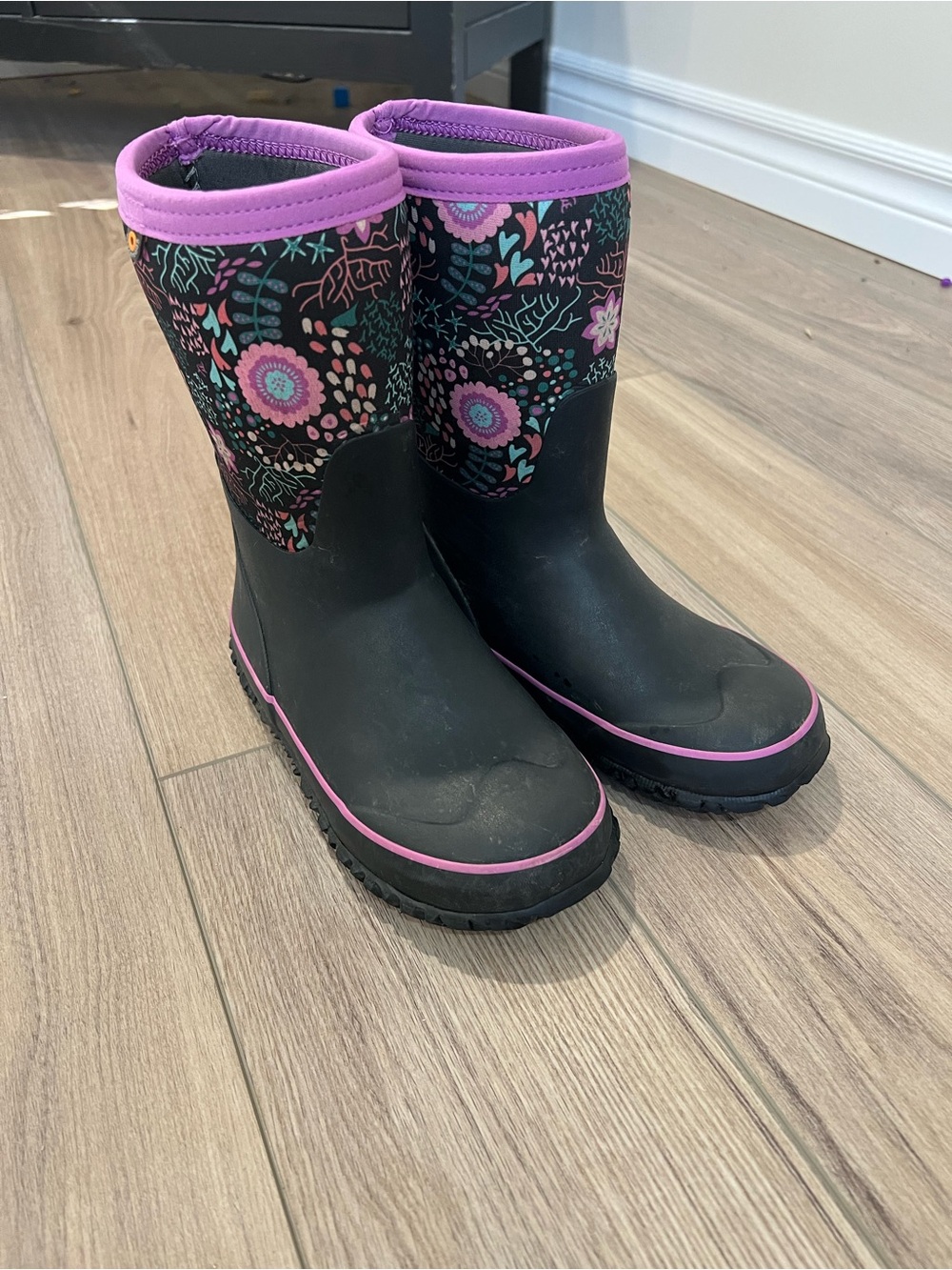 BOGS Stomper Reef Winter Boots Floral Waterproof Youth 2